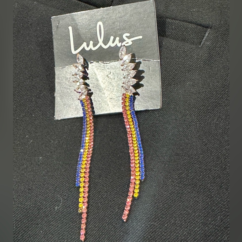Rhinestone dangle earring